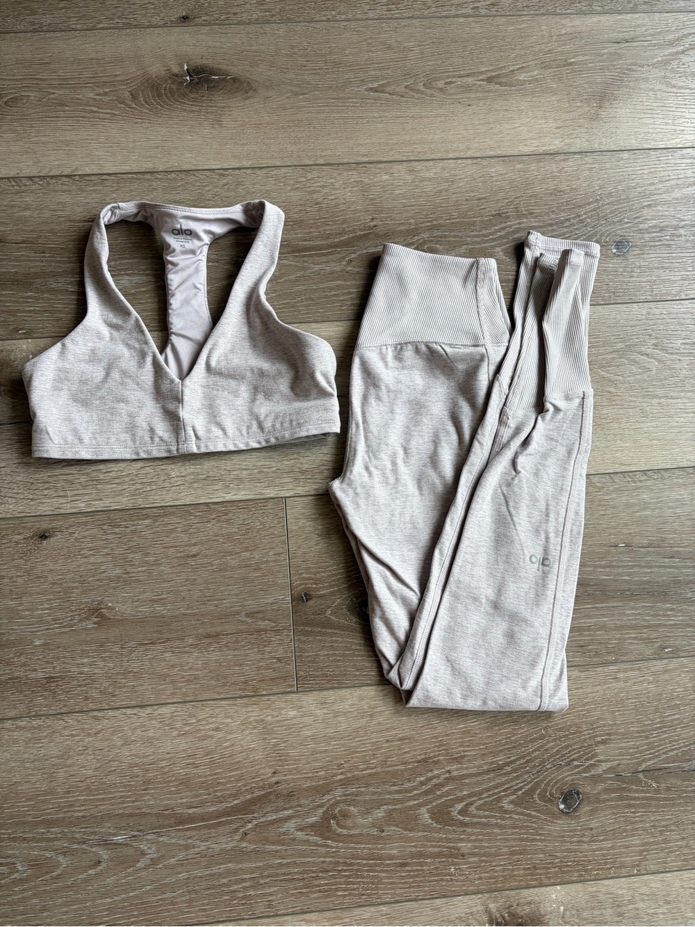 ALO Yoga Nude Gray High-Waist Leggings & Sports Bra Set sz. XS